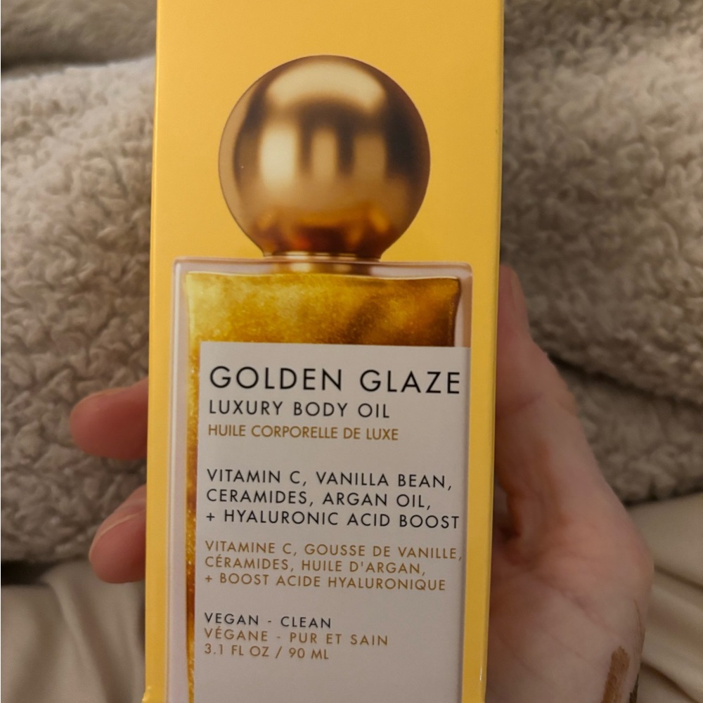 TRULY Vanilla Baby Hydrating Body Wash - Gold, Cream & Truly Oil. - Picture 4 of 4